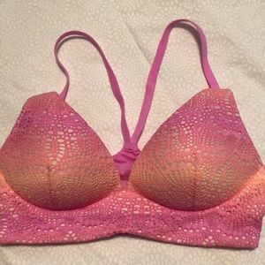 Victoria’s Secret lightly lined plunge lounge bra